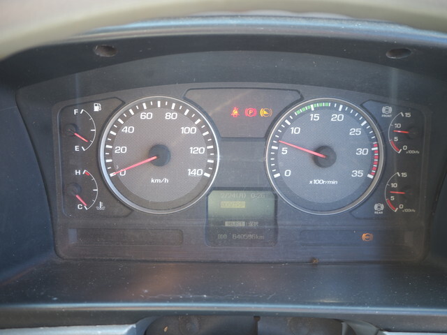 三菱ふそうファイター家畜運搬車中型（4t）[写真39]