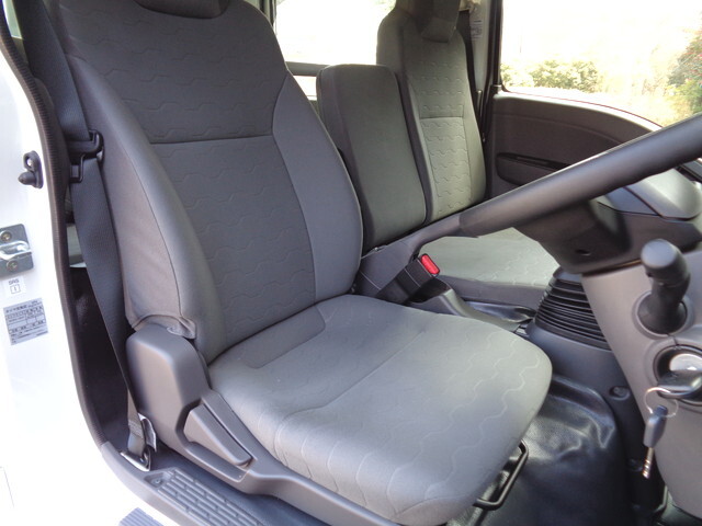 いすゞエルフダブルキャブ（Wキャブ）小型（2t・3t）[写真23]