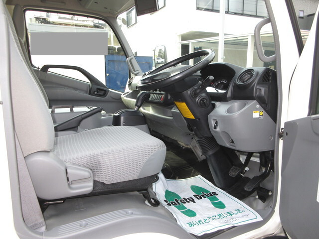 日野デュトロ保冷バン小型（2t・3t）[写真18]