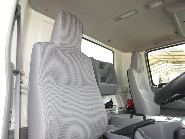 日野デュトロ保冷バン小型（2t・3t）[写真21]