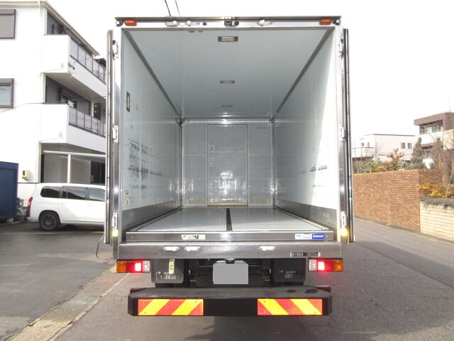 日野デュトロ保冷バン小型（2t・3t）[写真08]