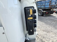 三菱ふそうファイターパッカー車（塵芥車）中型（4t）[写真09]