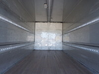 三菱ふそうファイターアルミウイング中型（4t）[写真11]