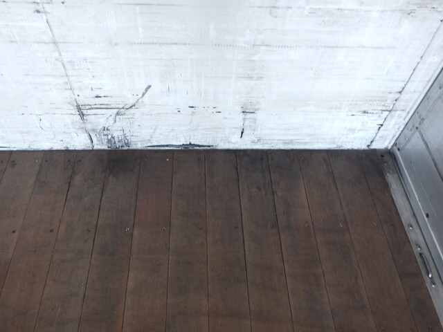 三菱ふそうファイターアルミウイング中型（4t）[写真11]