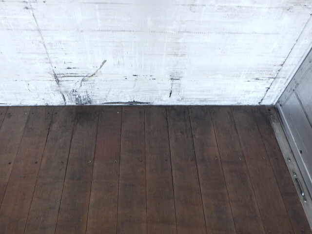 三菱ふそうファイターアルミウイング中型（4t）[写真11]