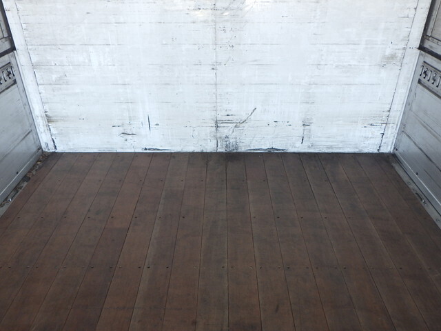 三菱ふそうファイターアルミウイング中型（4t）[写真13]