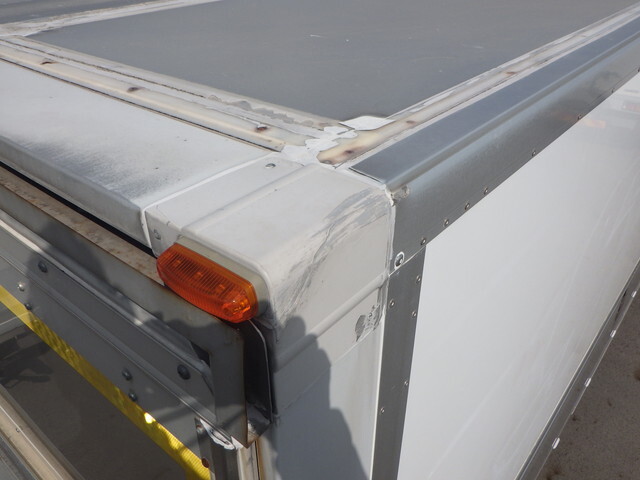 三菱ふそうファイターアルミウイング中型（4t）[写真39]