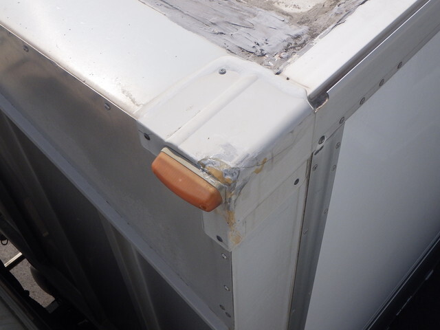 三菱ふそうファイターアルミウイング中型（4t）[写真40]