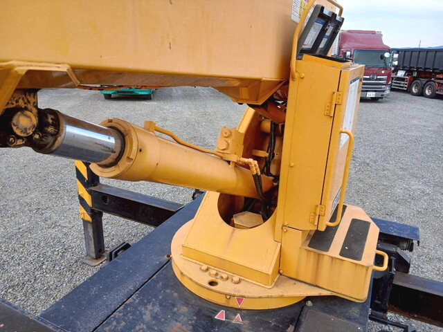 いすゞフォワード高所作業車中型（4t）[写真15]