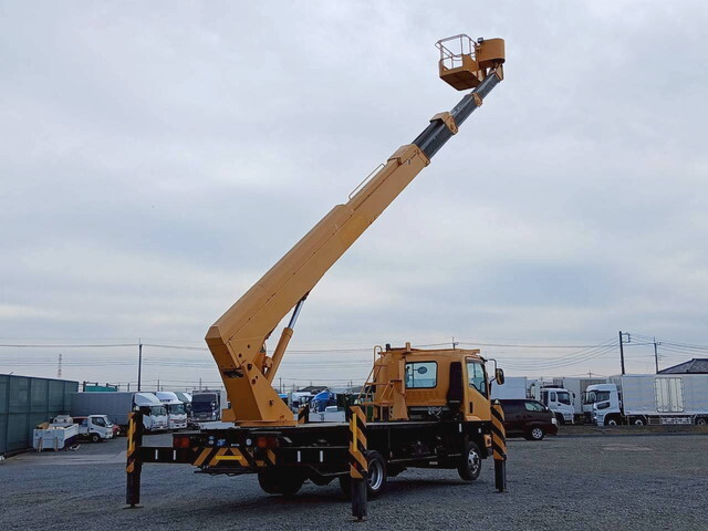 いすゞフォワード高所作業車中型（4t）[写真04]
