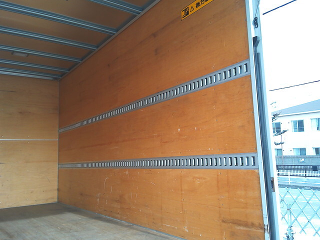 いすゞエルフアルミバン小型（2t・3t）[写真19]