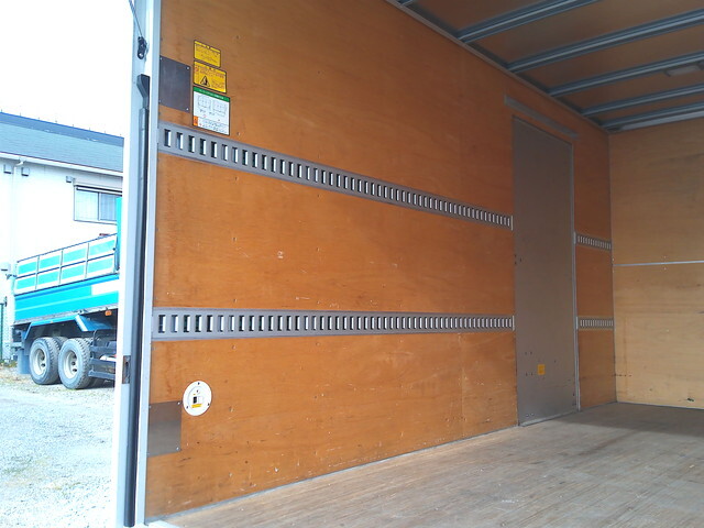 いすゞエルフアルミバン小型（2t・3t）[写真20]