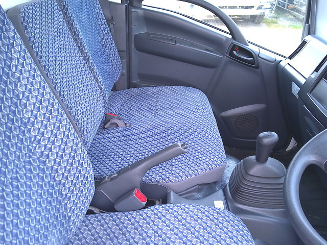 いすゞエルフアルミバン小型（2t・3t）[写真25]