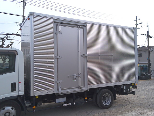 いすゞエルフアルミバン小型（2t・3t）[写真04]