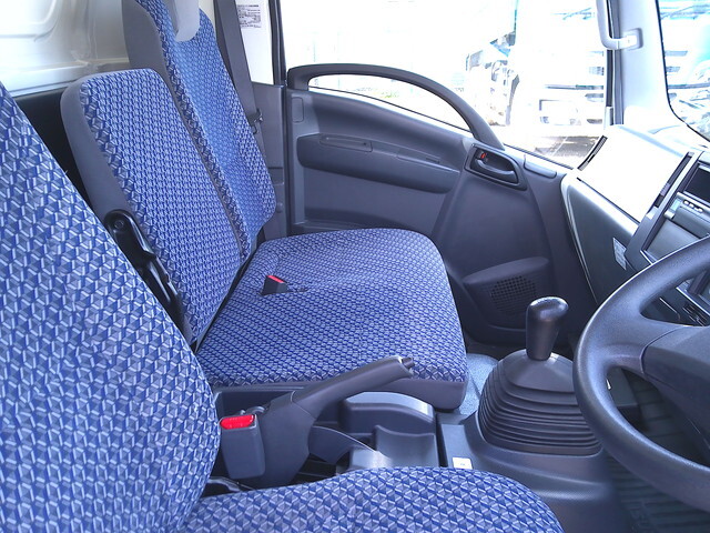 いすゞエルフ冷凍車（冷蔵車）小型（2t・3t）[写真20]