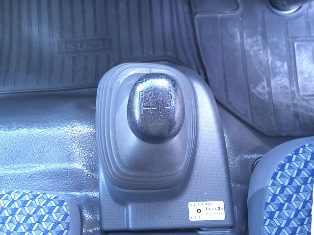 いすゞエルフ冷凍車（冷蔵車）小型（2t・3t）[写真24]