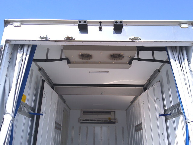 いすゞエルフ冷凍車（冷蔵車）小型（2t・3t）[写真36]