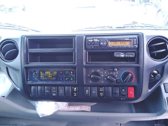 日野デュトロ冷凍車（冷蔵車）小型（2t・3t）[写真26]