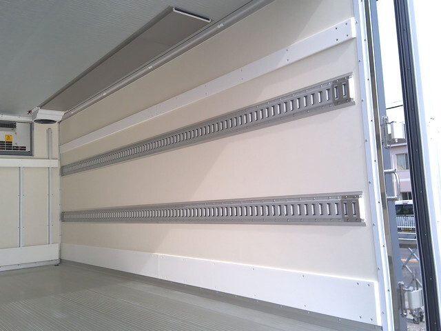 日野デュトロ冷凍車（冷蔵車）小型（2t・3t）[写真34]