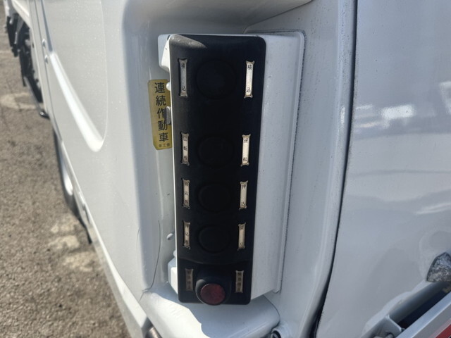 いすゞエルフパッカー車（塵芥車）小型（2t・3t）[写真21]