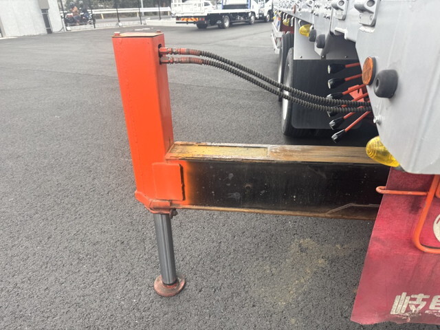 日野レンジャークレーン6段増トン（6t・8t）[写真18]