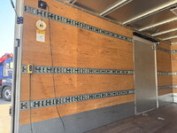 三菱ふそうキャンターアルミバン小型（2t・3t）[写真17]