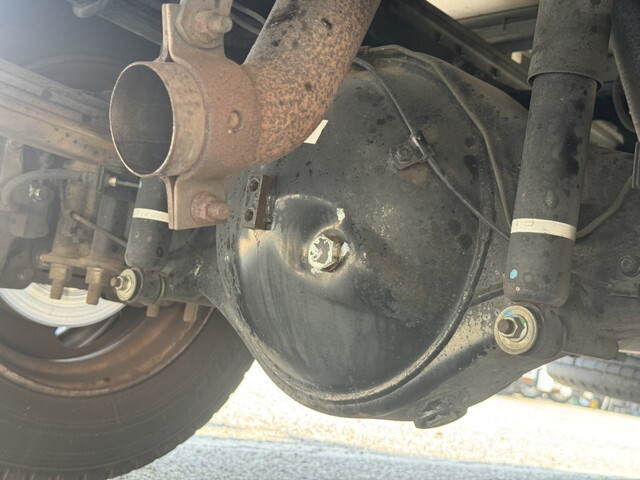 三菱ふそうキャンターアルミバン小型（2t・3t）[写真22]