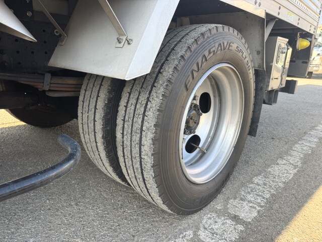 三菱ふそうキャンターアルミバン小型（2t・3t）[写真23]