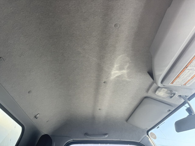 三菱ふそうキャンターアルミバン小型（2t・3t）[写真32]