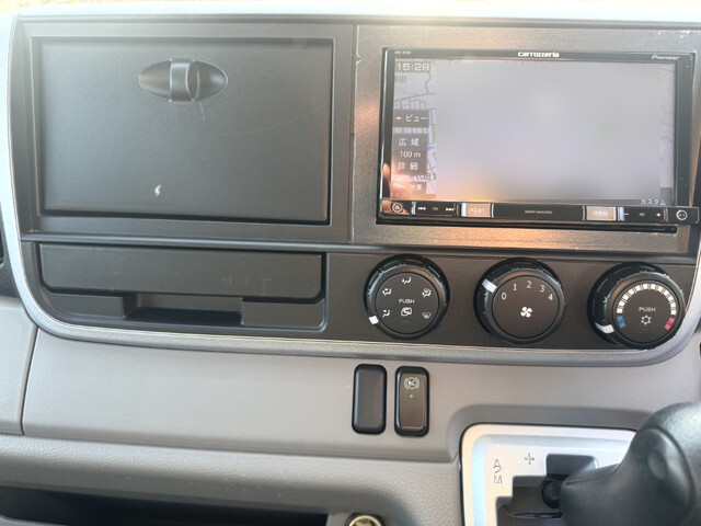 三菱ふそうキャンターアルミバン小型（2t・3t）[写真36]