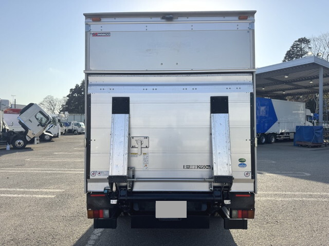 三菱ふそうキャンターアルミバン小型（2t・3t）[写真08]