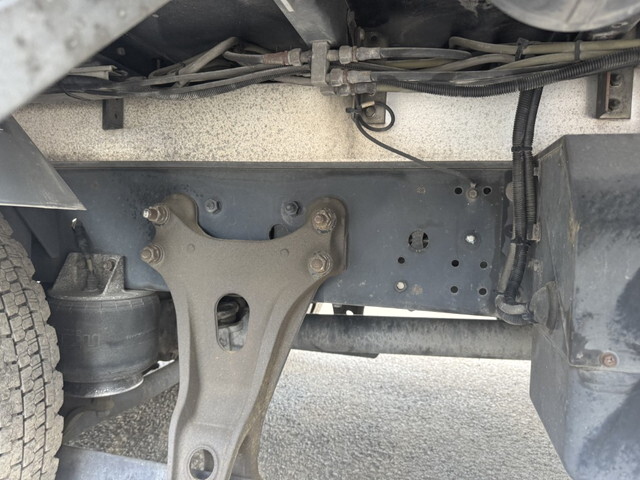 いすゞフォワードアルミウイング中型（4t）[写真10]