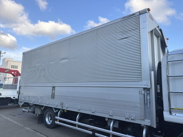 いすゞフォワードアルミウイング中型（4t）[写真08]