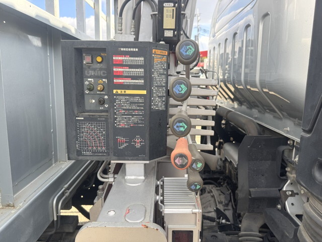 いすゞエルフセーフティクレーン4段小型（2t・3t）[写真08]