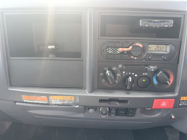 いすゞエルフクレーン4段小型（2t・3t）[写真26]