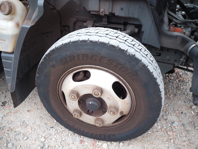 三菱ふそうキャンター平ボディ小型（2t・3t）[写真11]