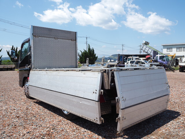 三菱ふそうキャンターアルミブロック小型（2t・3t）[写真11]