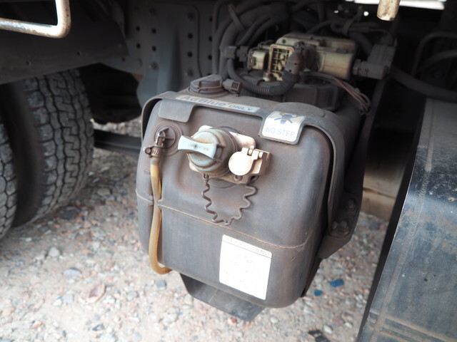 三菱ふそうキャンター平ボディ小型（2t・3t）[写真17]