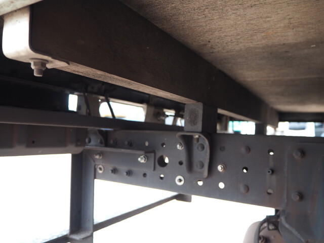 三菱ふそうキャンター平ボディ小型（2t・3t）[写真21]