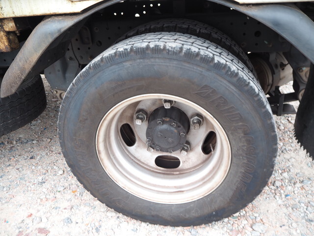 三菱ふそうキャンター平ボディ小型（2t・3t）[写真25]