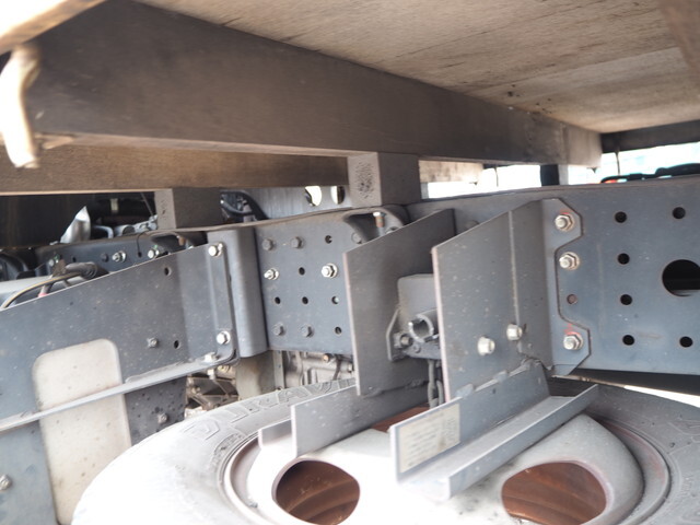 三菱ふそうキャンター平ボディ小型（2t・3t）[写真27]