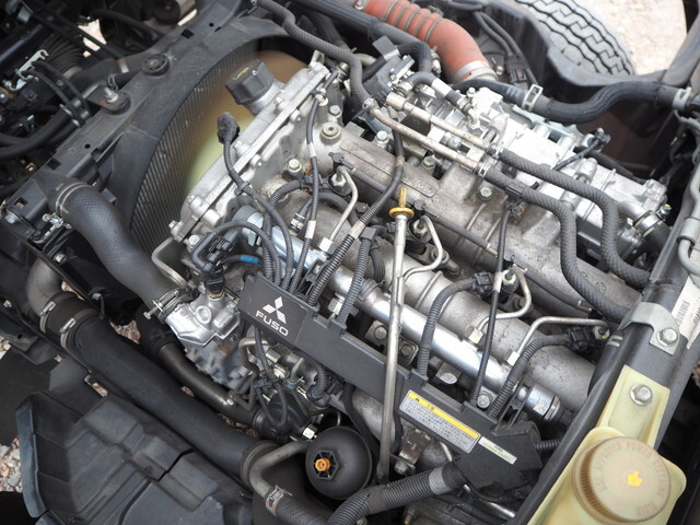 三菱ふそうキャンター平ボディ小型（2t・3t）[写真30]