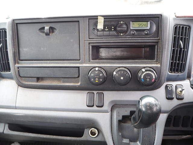 三菱ふそうキャンター平ボディ小型（2t・3t）[写真39]