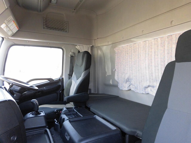 日野プロフィアトレーラーヘッド（トラクターヘッド）大型（10t）[写真20]