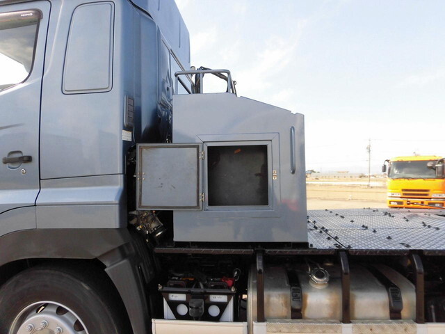 日野プロフィアトレーラーヘッド（トラクターヘッド）大型（10t）[写真29]