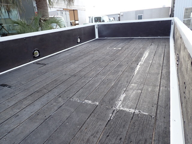 いすゞエルフクレーン3段小型（2t・3t）[写真08]