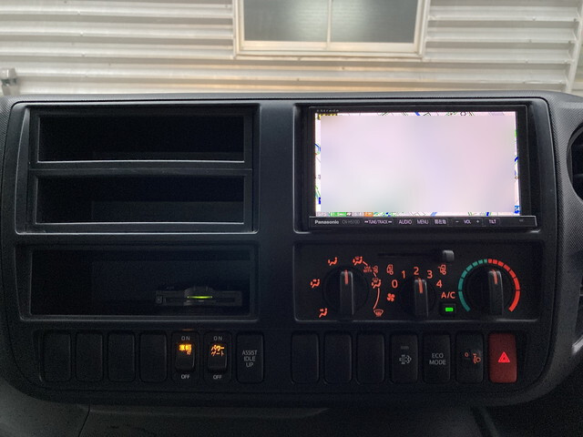 日野デュトロパネルバン小型（2t・3t）[写真10]