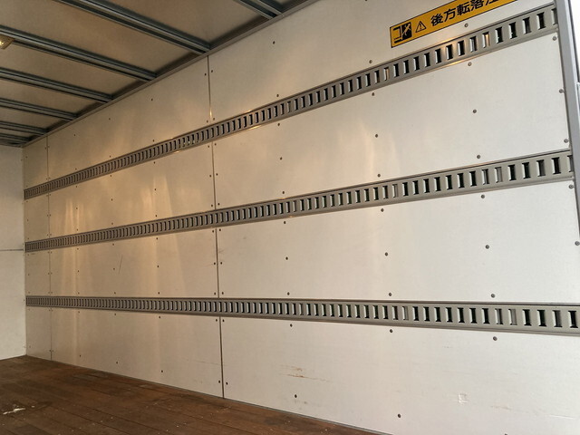 日野デュトロパネルバン小型（2t・3t）[写真16]