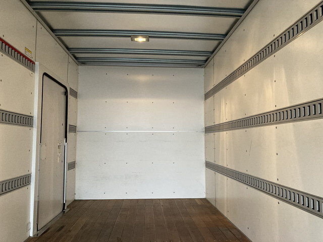 日野デュトロパネルバン小型（2t・3t）[写真19]