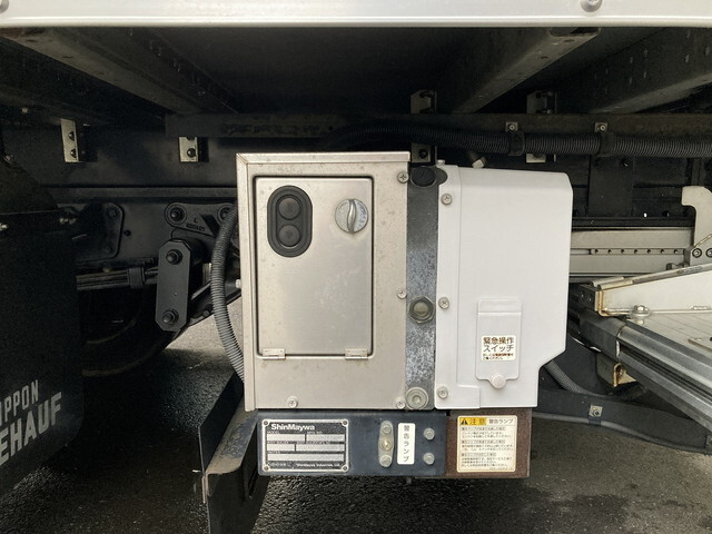 日野デュトロパネルバン小型（2t・3t）[写真40]